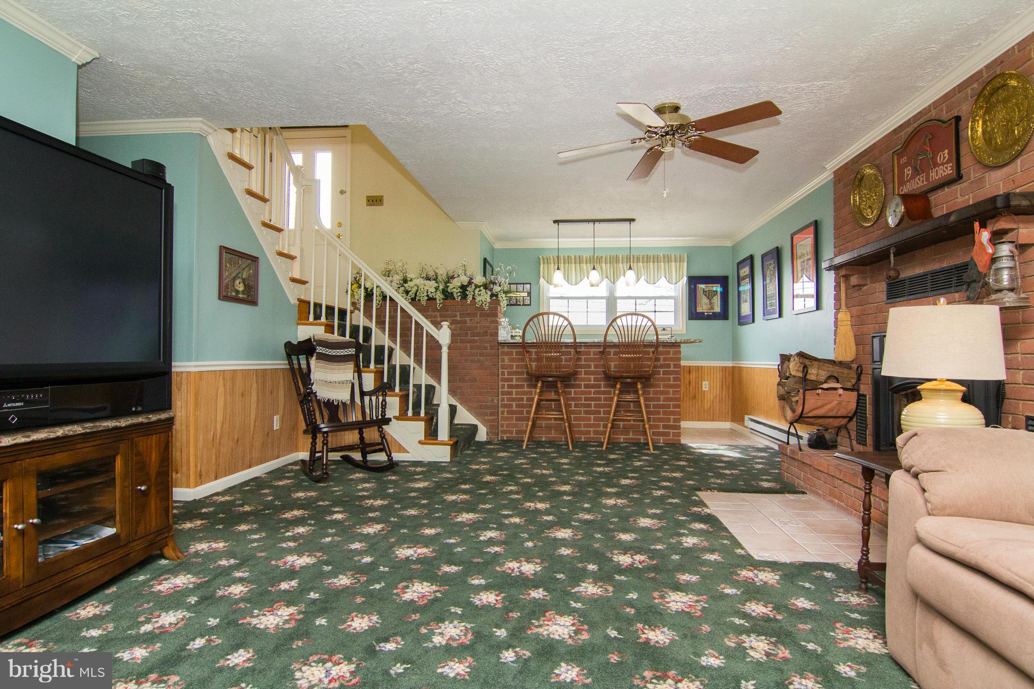 2088 Coon Club Road Westminster, MD 21157 - Photo 12 of 30 Family Room