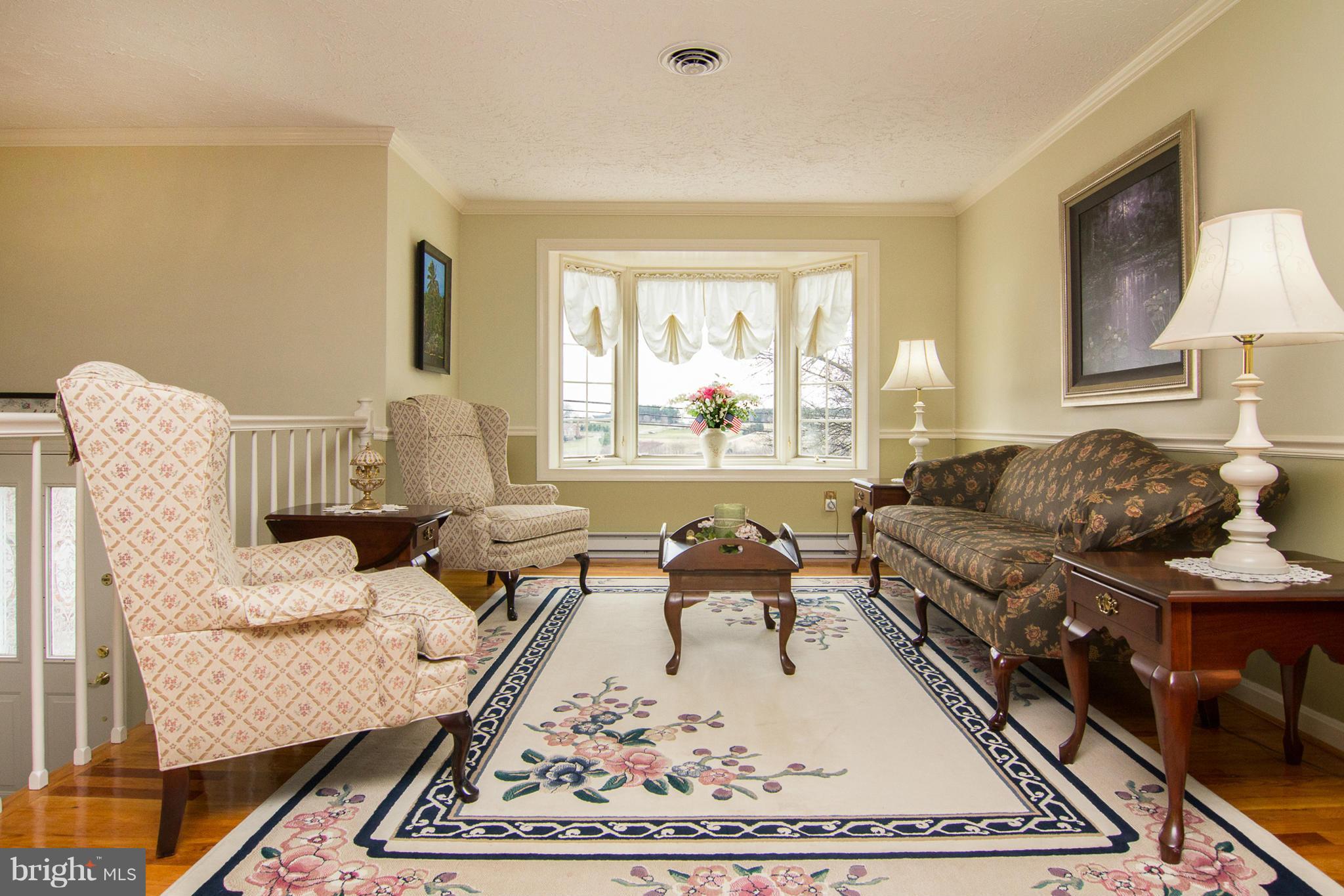 2088 Coon Club Road Westminster, MD 21157 - Photo 4 of 30 Living Room