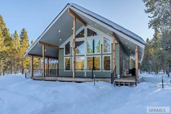 $1,324,000 | 2830 Morning Dew Drive, Island Park, ID 83429