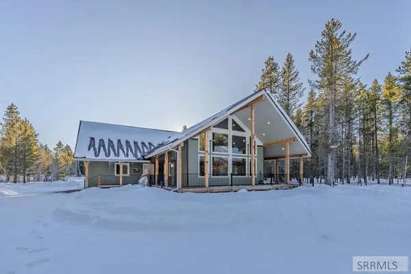 $1,324,000 | 2830 Morning Dew Drive, Island Park, ID 83429