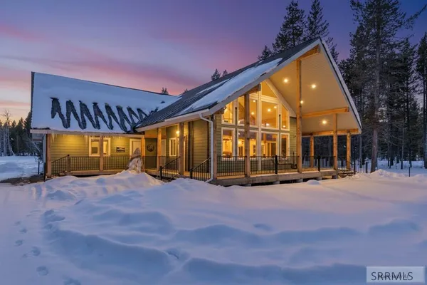 $1,324,000 | 2830 Morning Dew Drive, Island Park, ID 83429