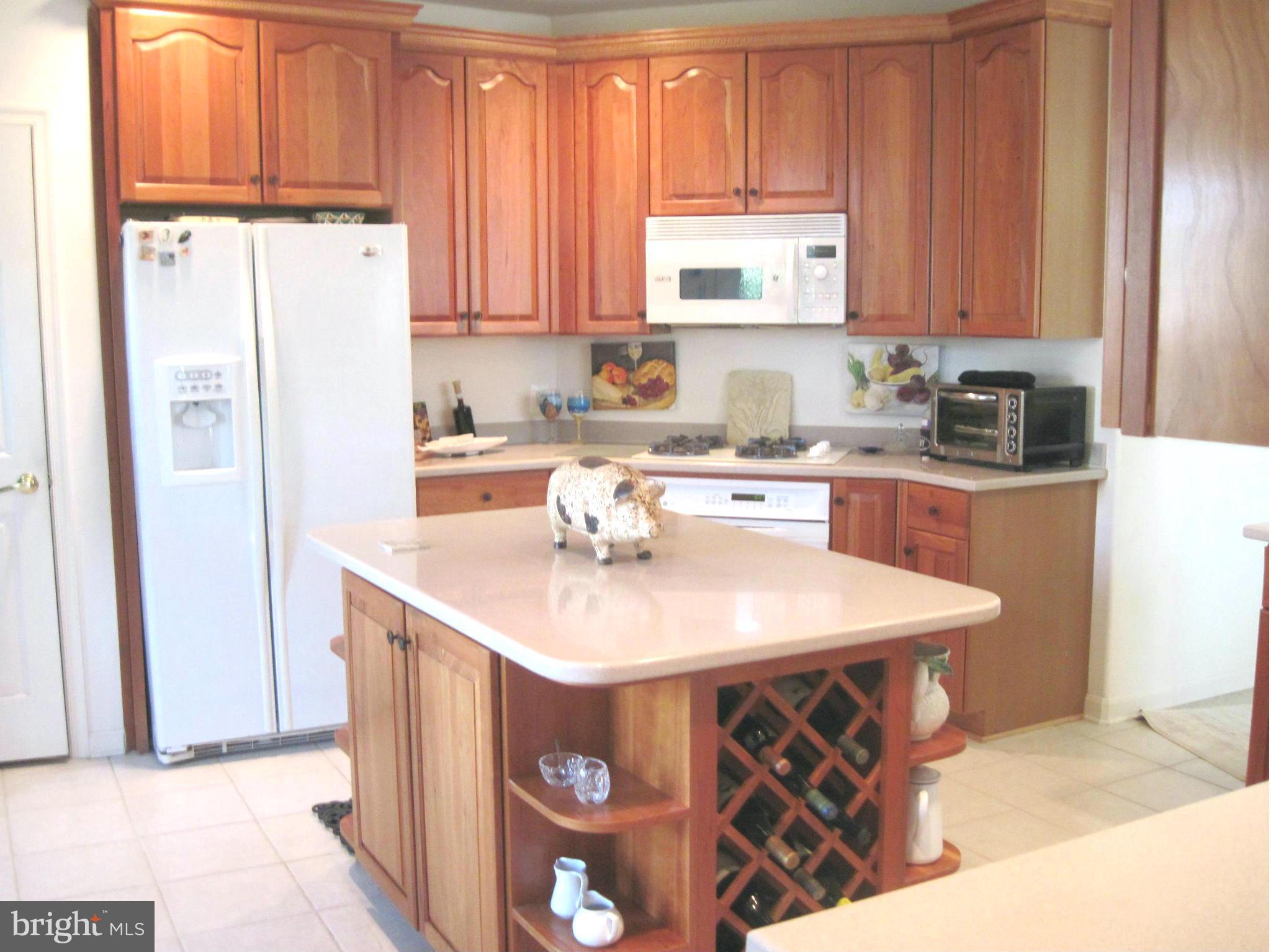 622 Runabout Loop, Unit 622 Solomons, MD 20688 - Photo 7 of 28 Kitchen