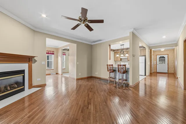 $295,000 | 102 Hitching Post Lane, Grayslake, IL 60030