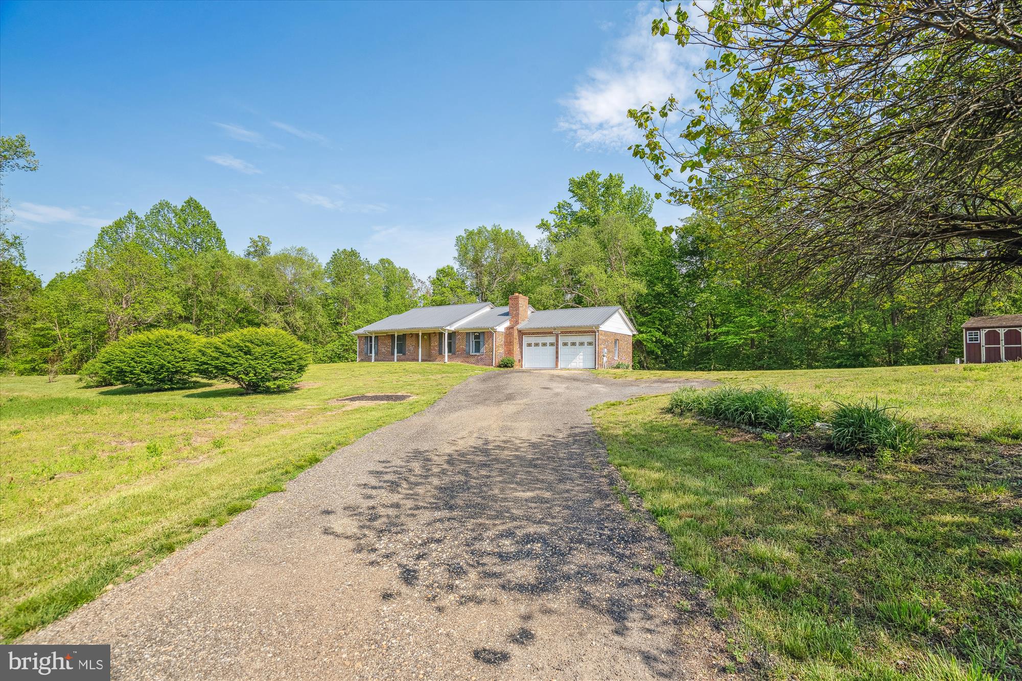 Welcome  to your own private 7.35 acre retreat!