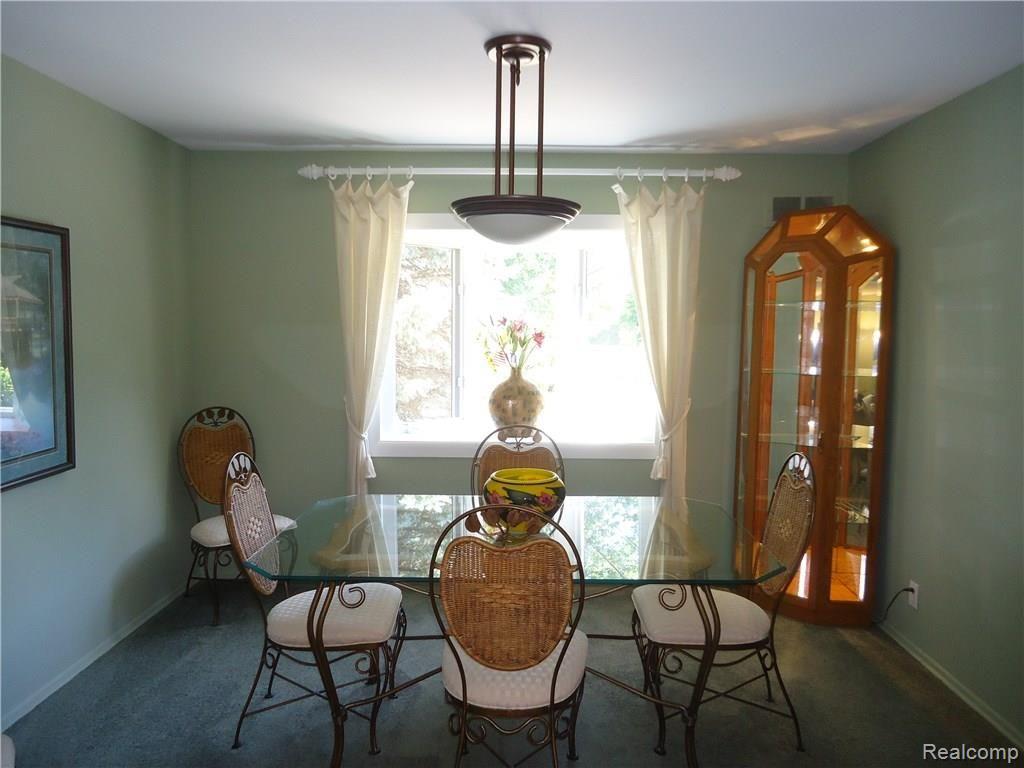 25124 Farmington Road Farmington, MI 48336 - Photo 34 of 50 dining.JPG