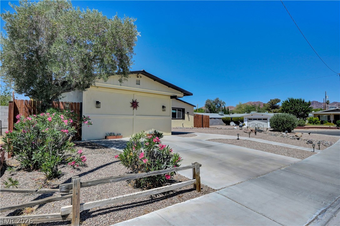 1102 Arapaho Way Boulder City, NV 89005 - Photo 45 of 50