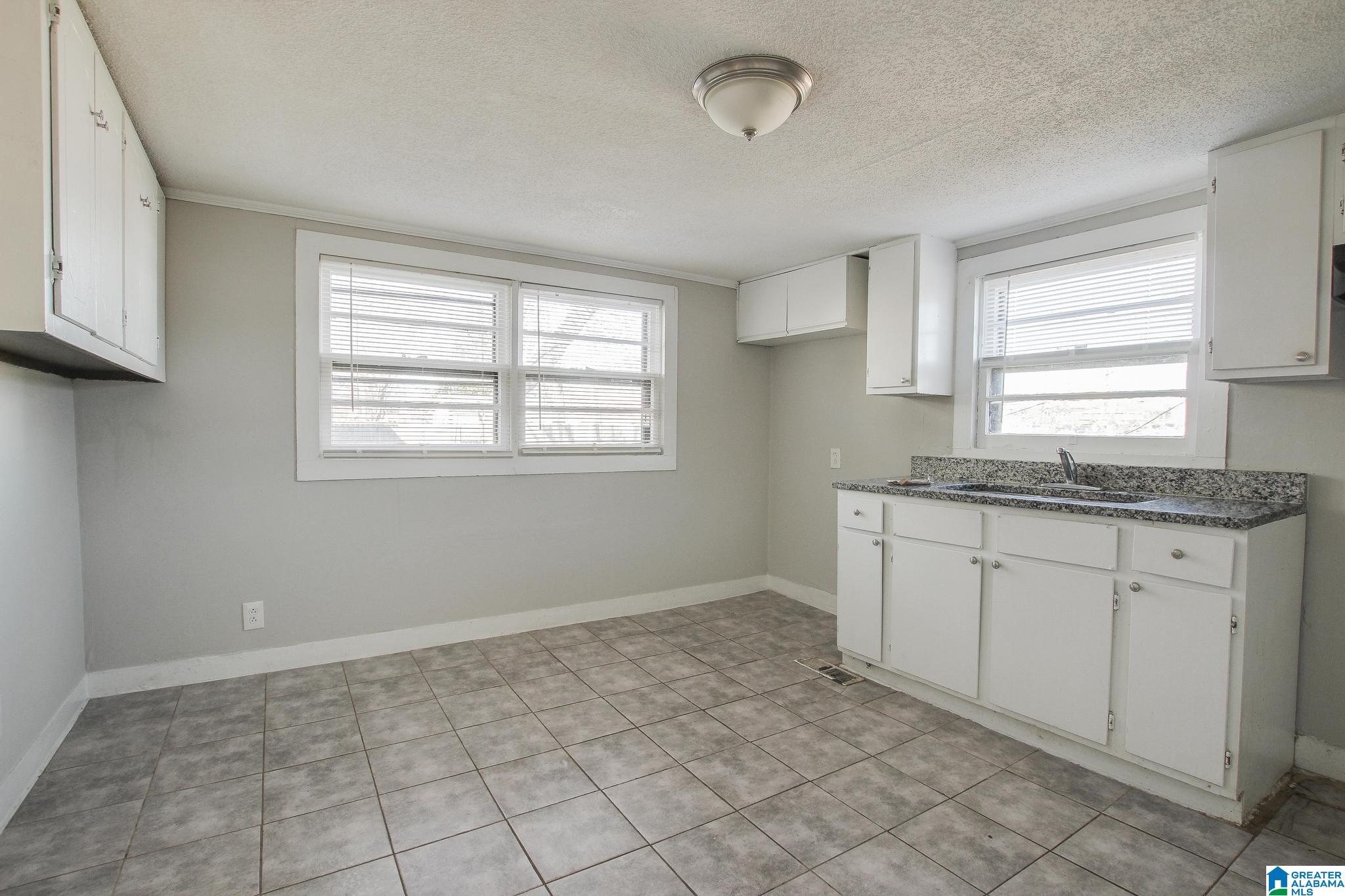 918 9th Avenue Southeast Decatur, AL 35601 - Photo 7 of 18