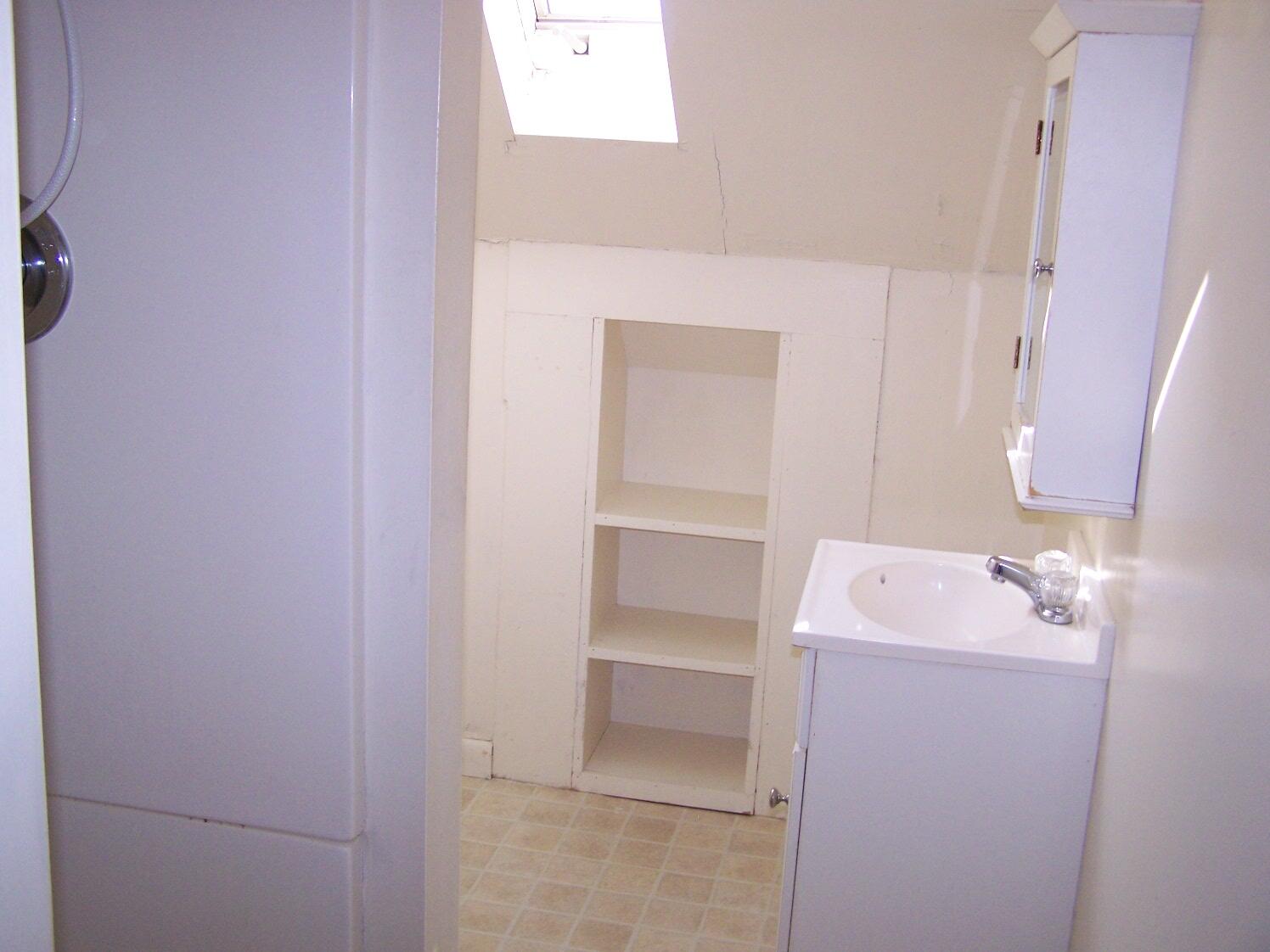 54 Gray Road Gorham, ME 04038 - Photo 27 of 33 27 int