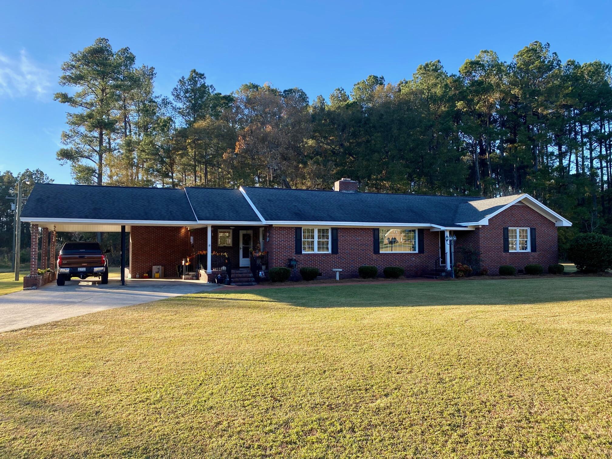 888 Cross Creek