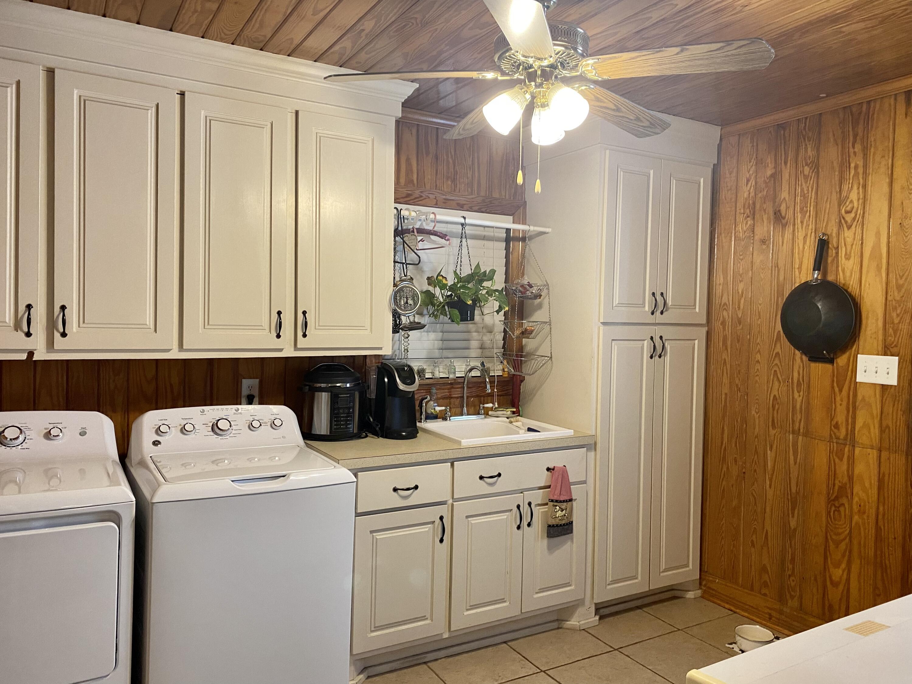 888 Cross Creek Road Reevesville, SC 29471 - Photo 25 of 34 Hall