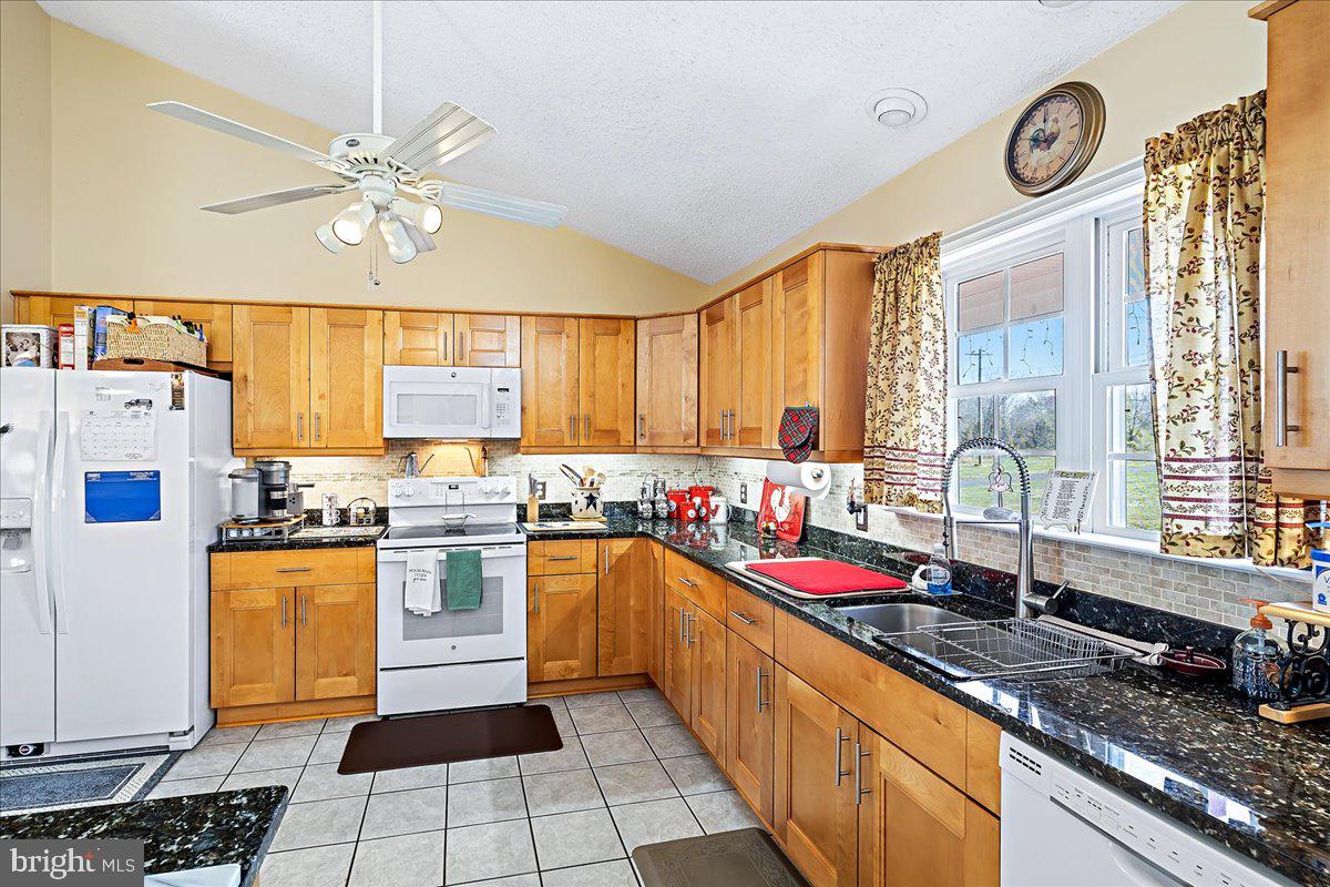 8349 Cross County Road Mineral, VA 23117 - Photo 7 of 34