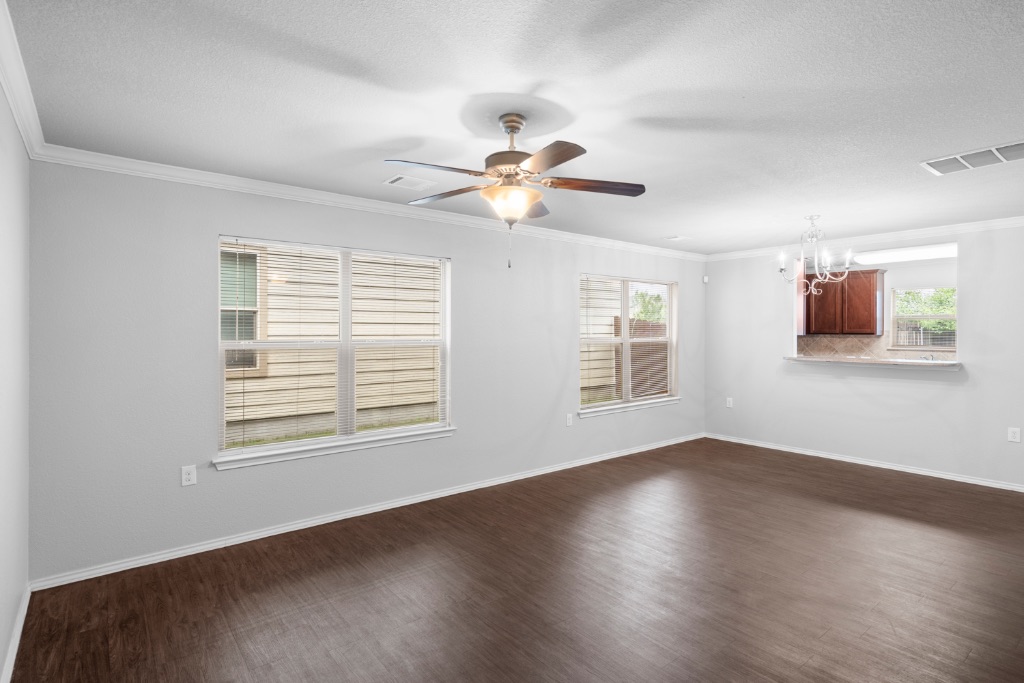 7204 Outfitter Drive Austin, TX 78744 - Photo 4 of 33