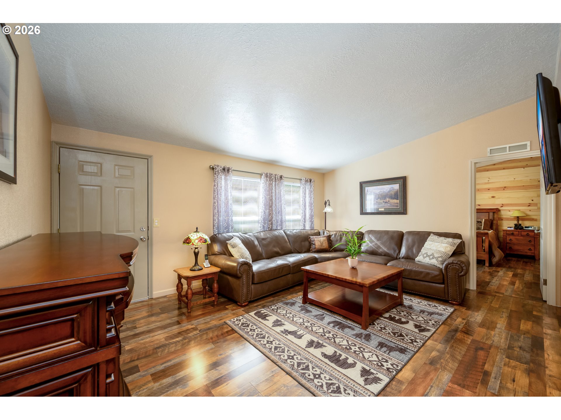 845 Sea Street Sutherlin, OR 97479 - Photo 3 of 45 Living Room