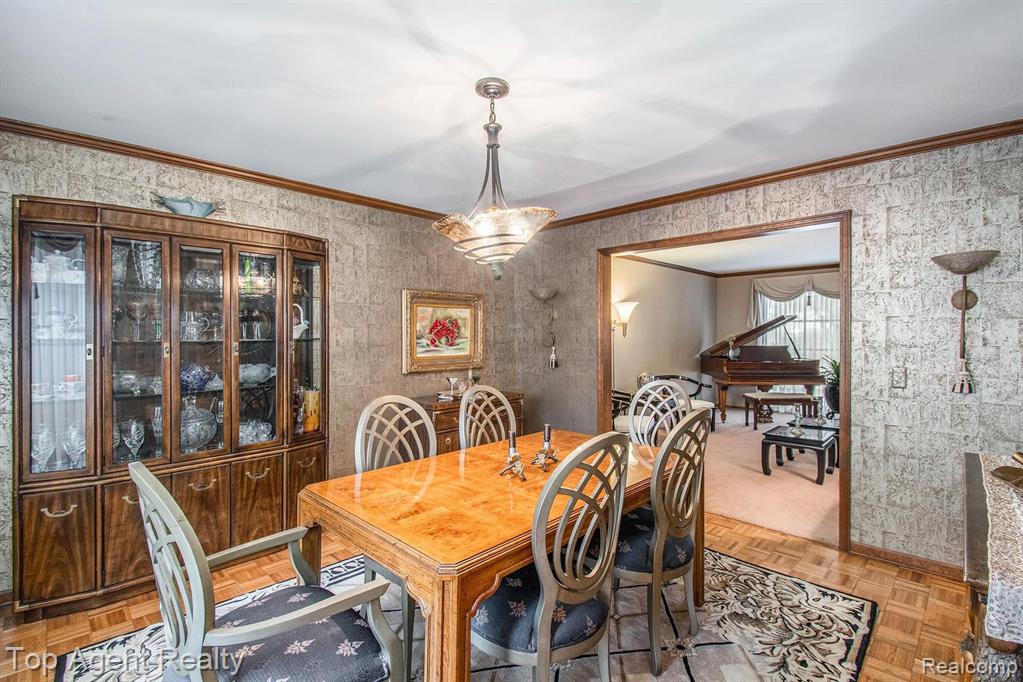 724 Lion Street Rochester Hills, MI 48307 - Photo 5 of 50