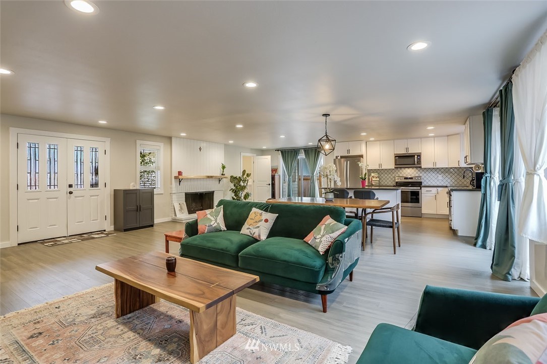13212 Southeast 160th Place Renton, WA 98058 - Photo 5 of 25 Gallery Image 5