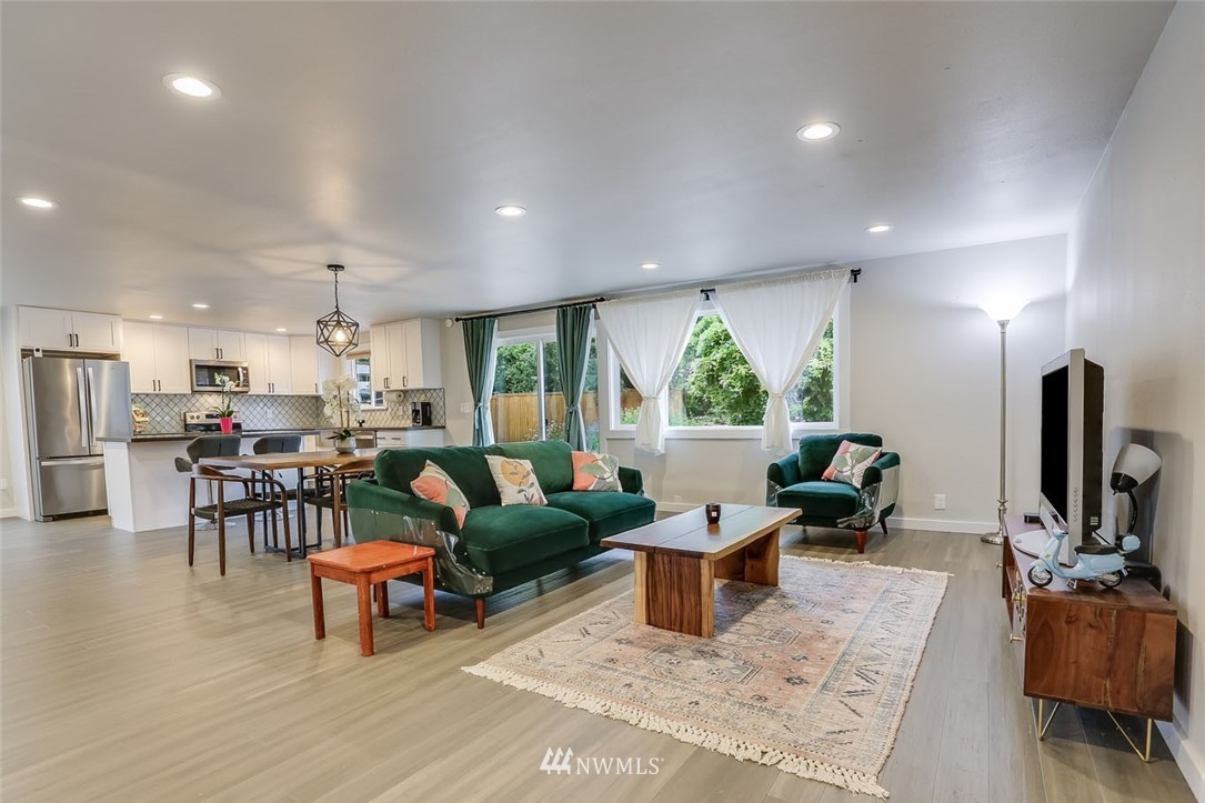 13212 Southeast 160th Place Renton, WA 98058 - Photo 6 of 25 Gallery Image 6
