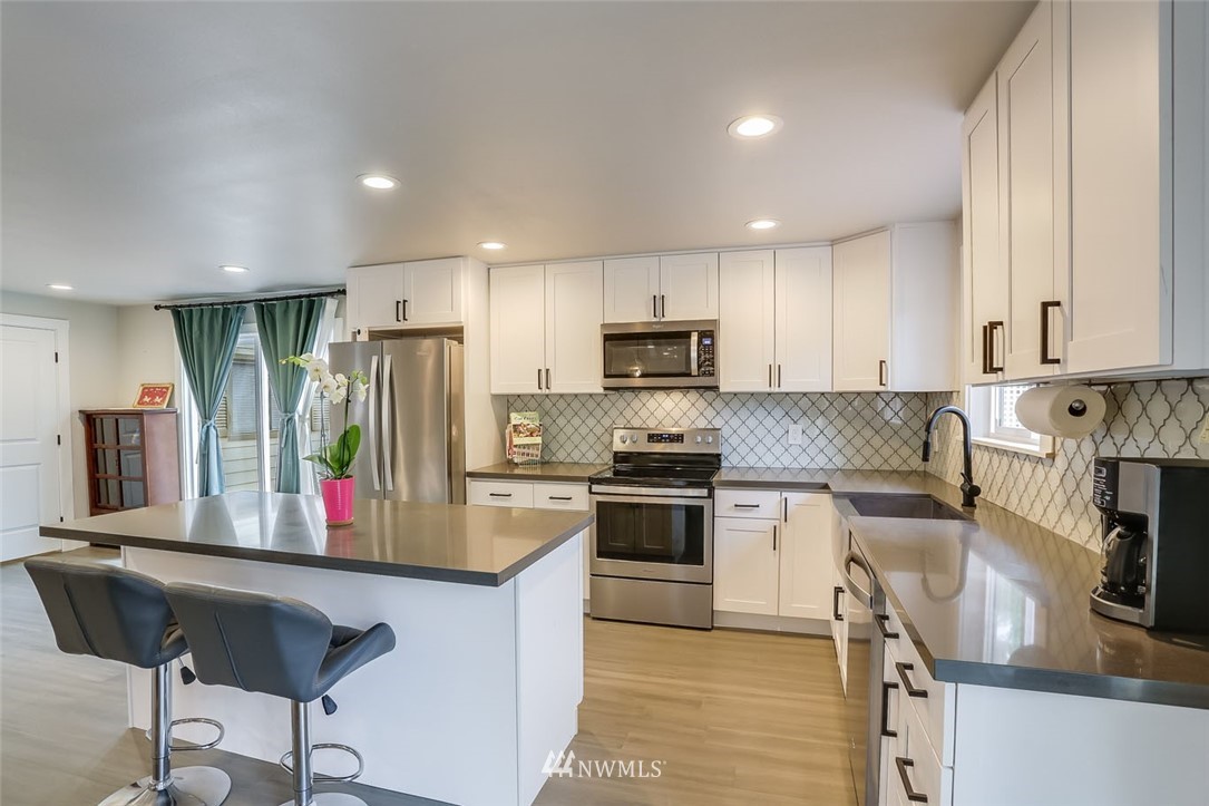 13212 Southeast 160th Place Renton, WA 98058 - Photo 9 of 25 Gallery Image 9