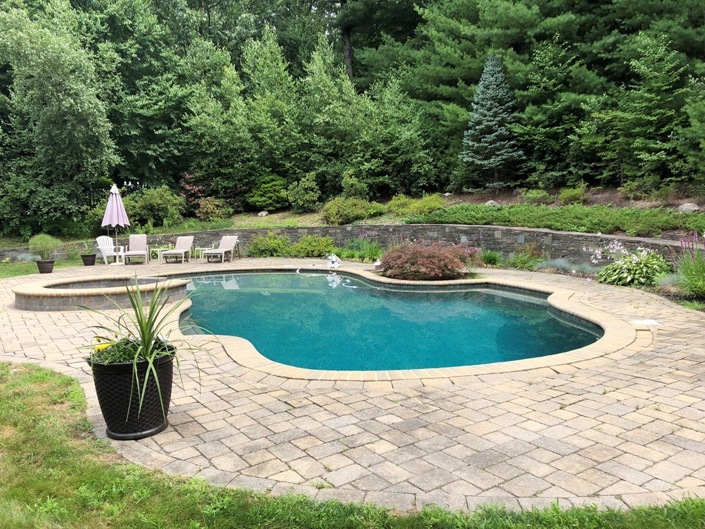 23 Browning Road Shrewsbury, MA 01545 - Photo 21 of 26 Gallery Image 21