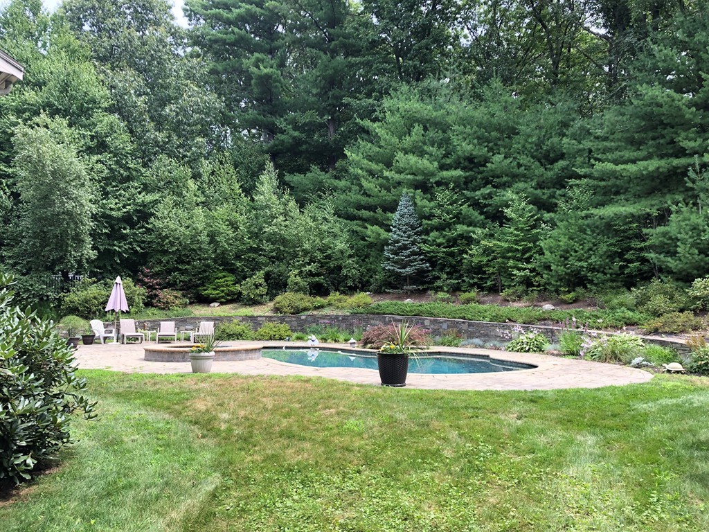 23 Browning Road Shrewsbury, MA 01545 - Photo 22 of 26 Gallery Image 22