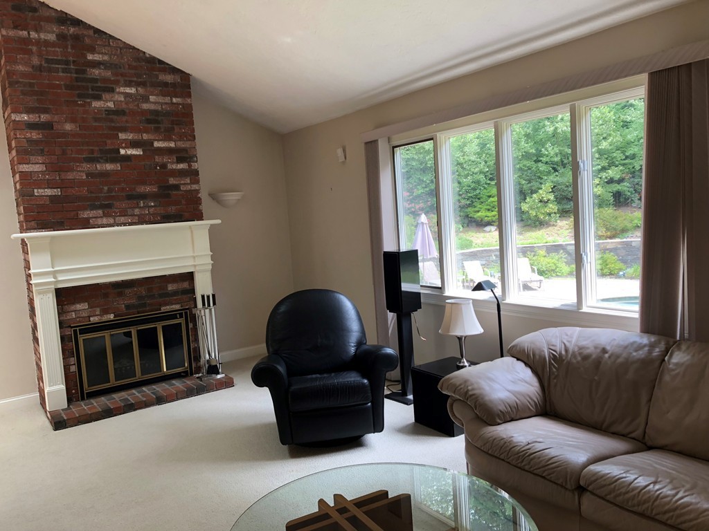 23 Browning Road Shrewsbury, MA 01545 - Photo 8 of 26 Gallery Image 8