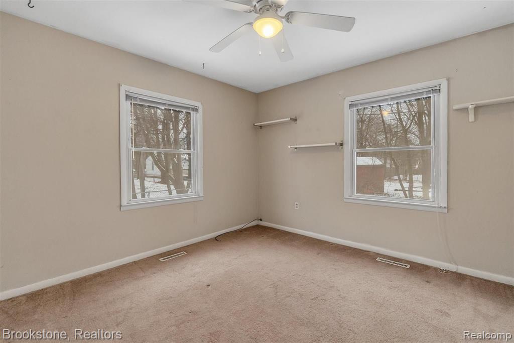 1395 Dawes Avenue Rochester Hills, MI 48307 - Photo 17 of 36