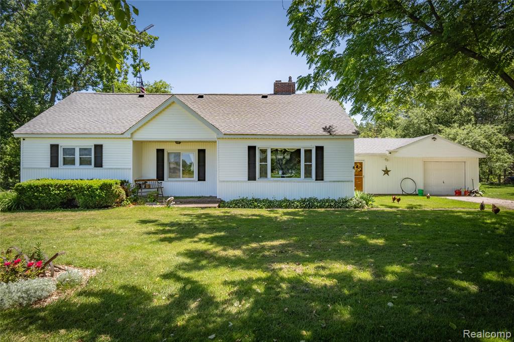 6112 State Road Fort Gratiot, MI 48059 - Photo 1 of 39