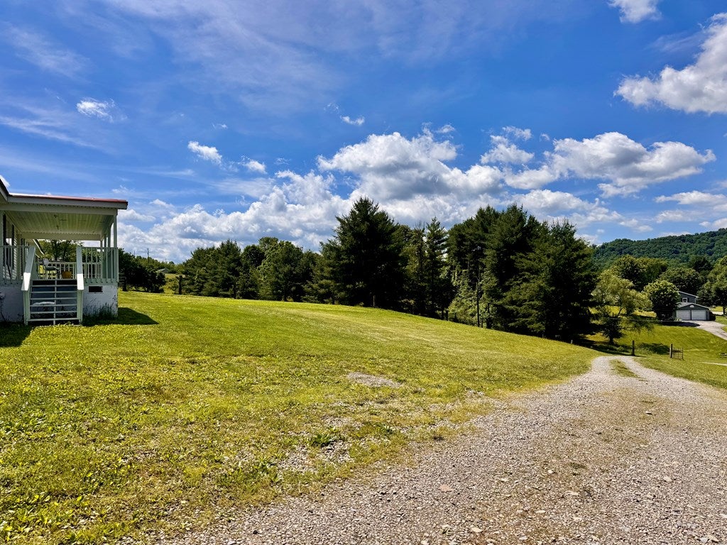 121 Rock House Road Lester, WV 25865 - Photo 17 of 97 Gallery Image 17