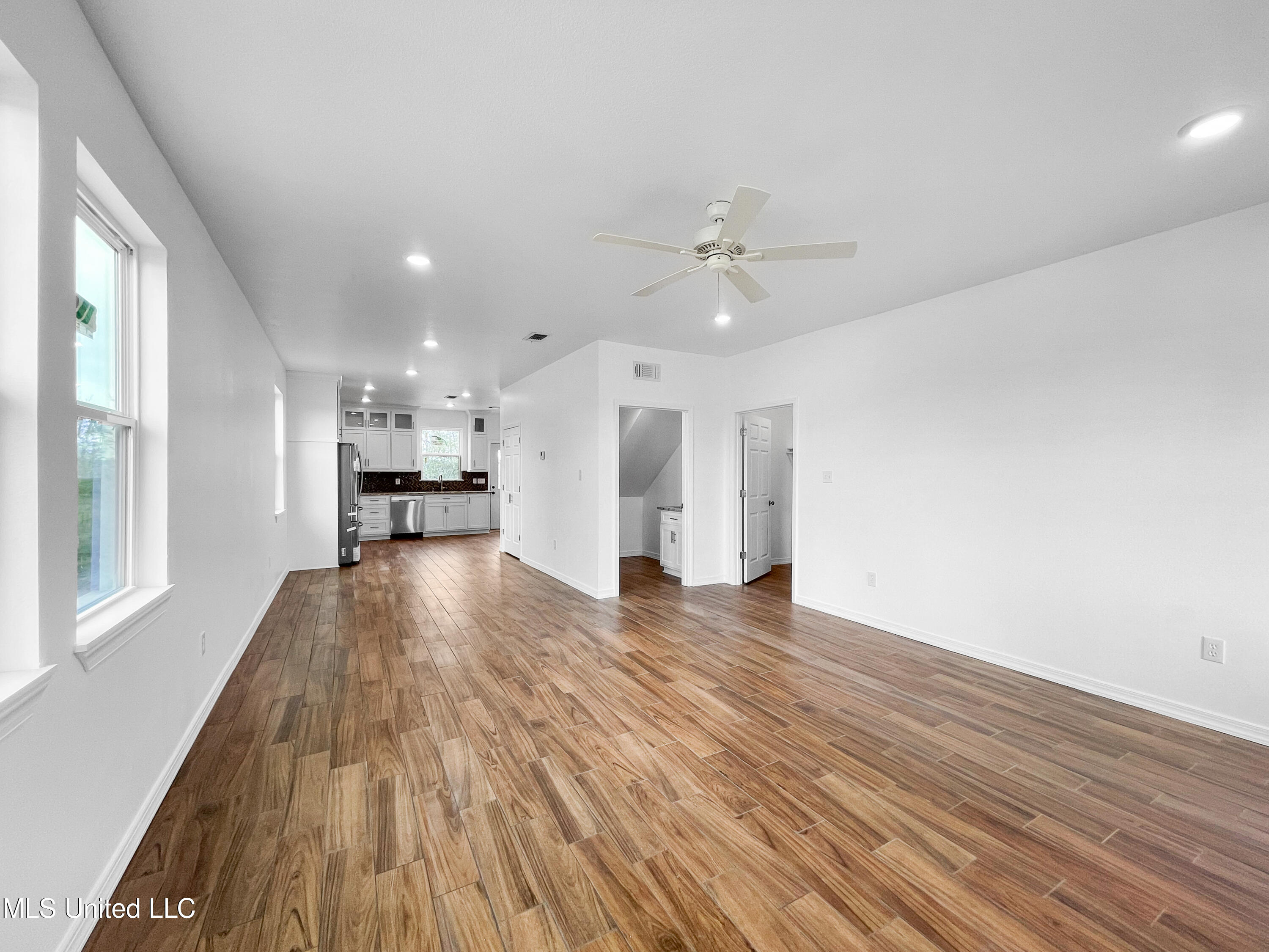 151 Beaver Dam Road Perkinston, MS 39573 - Photo 3 of 18 Living Room