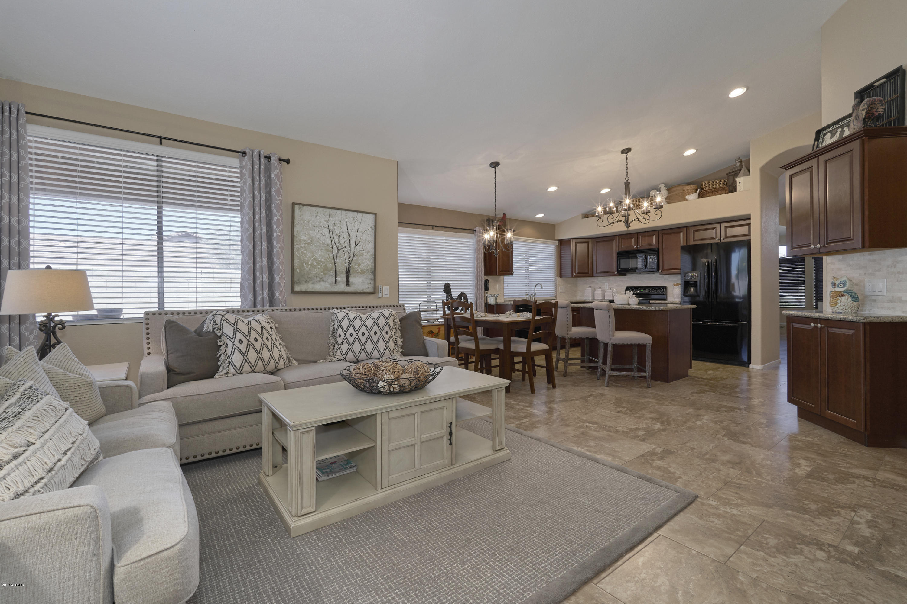 4703 East Swilling Road Phoenix, AZ 85050 - Photo 11 of 26 Family Room