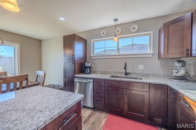 $304,900 | 141 La Vista Drive, Waynesville, MO 65583