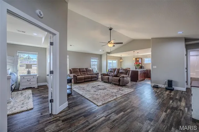 $304,900 | 141 La Vista Drive, Waynesville, MO 65583