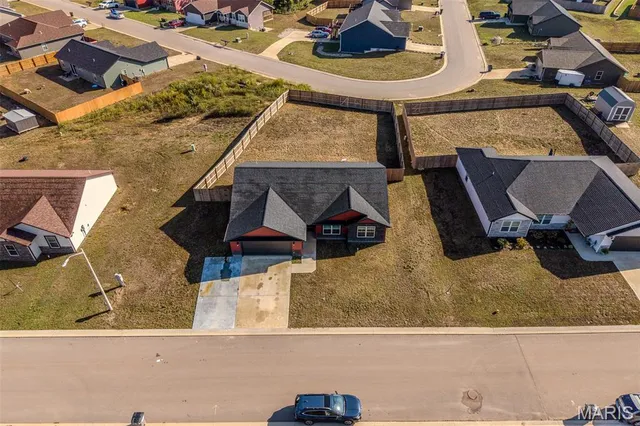 $304,900 | 141 La Vista Drive, Waynesville, MO 65583