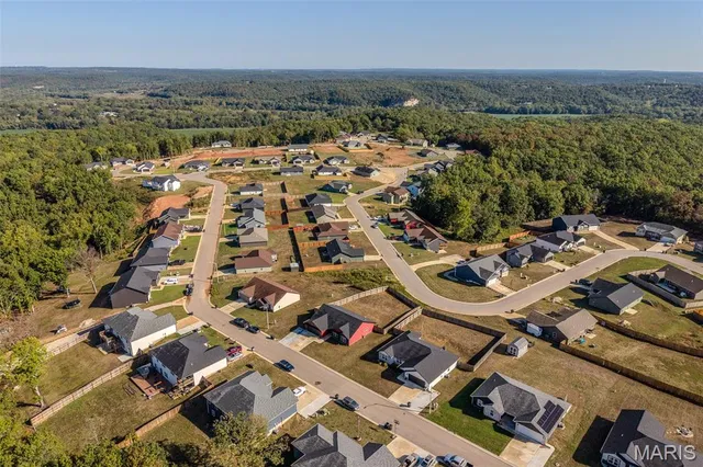 $304,900 | 141 La Vista Drive, Waynesville, MO 65583