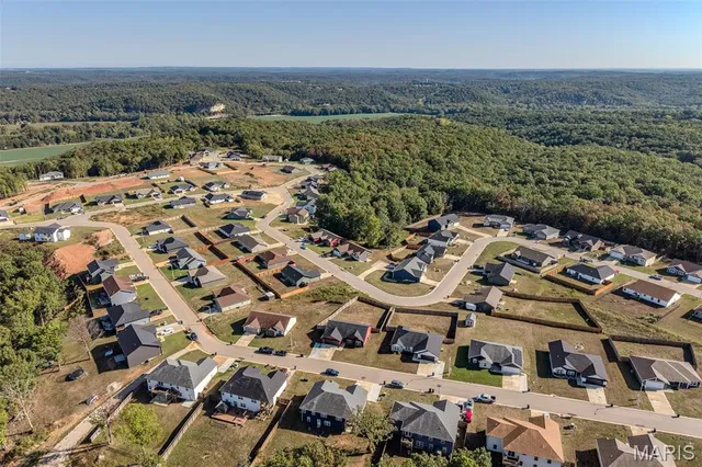 $304,900 | 141 La Vista Drive, Waynesville, MO 65583