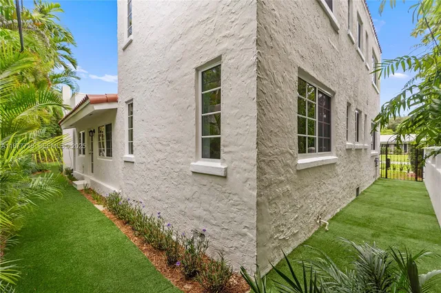 $3,250,000 | 1202 Granada Boulevard, Coral Gables, FL 33134