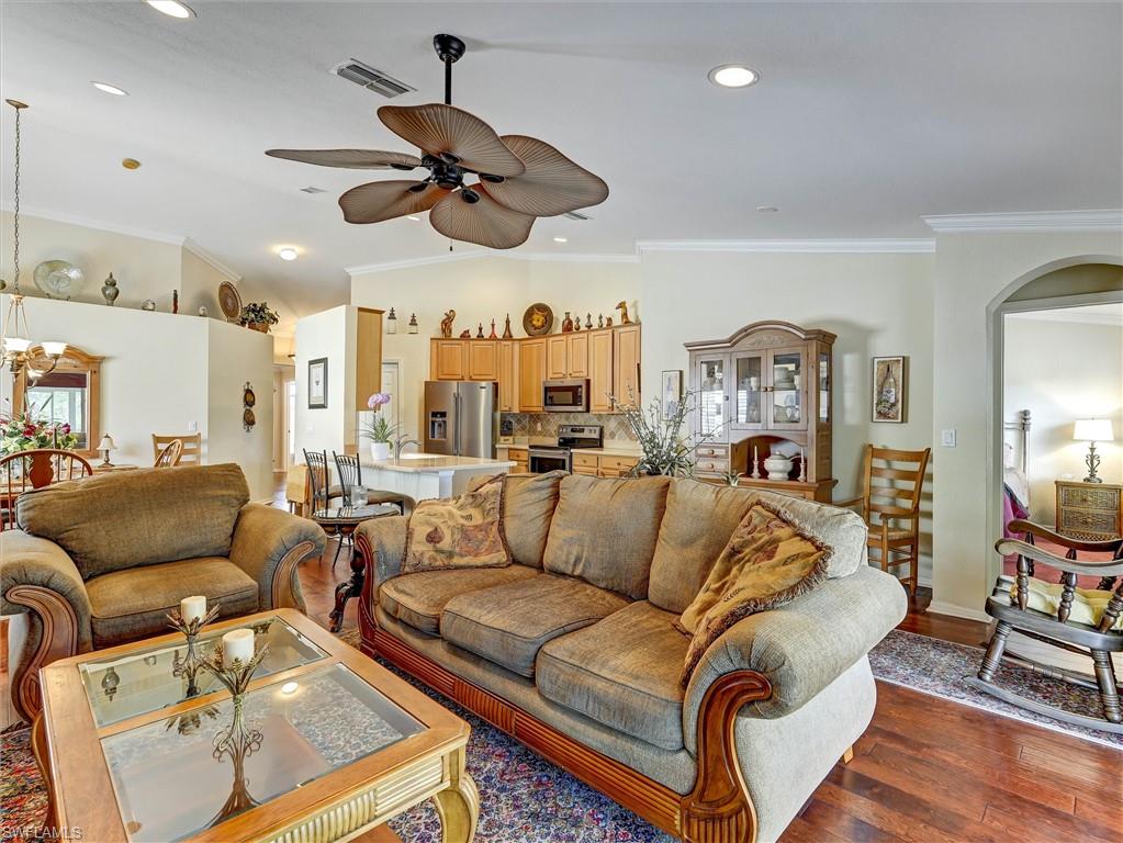 895 Eastham Way, Unit M202 Naples, FL 34104 - Photo 16 of 37