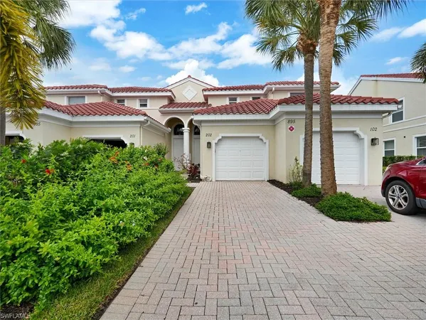 $429,900 | 895 Eastham Way, Unit M202, Naples, FL 34104