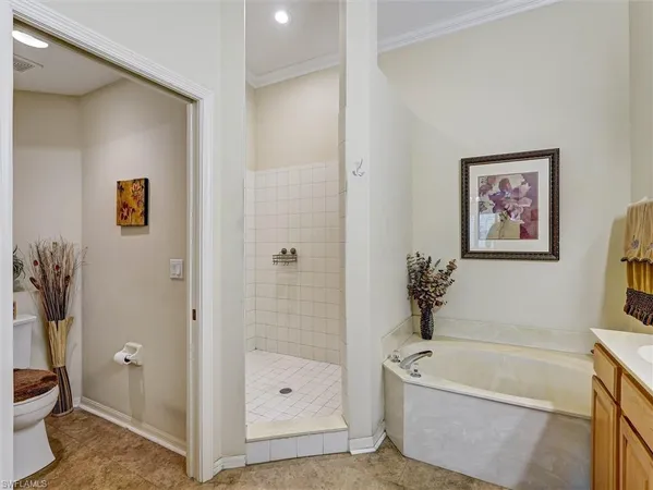 $429,900 | 895 Eastham Way, Unit M202, Naples, FL 34104