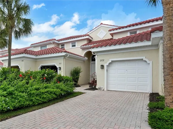 $429,900 | 895 Eastham Way, Unit M202, Naples, FL 34104