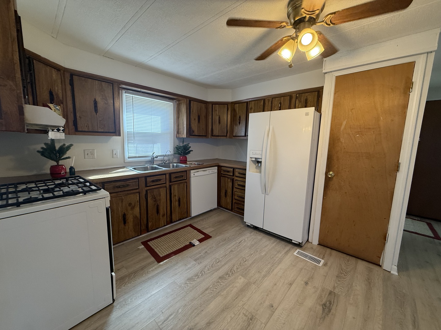 227 Blackthorn Road Matteson, IL 60443 - Photo 14 of 19 Gallery Image 14
