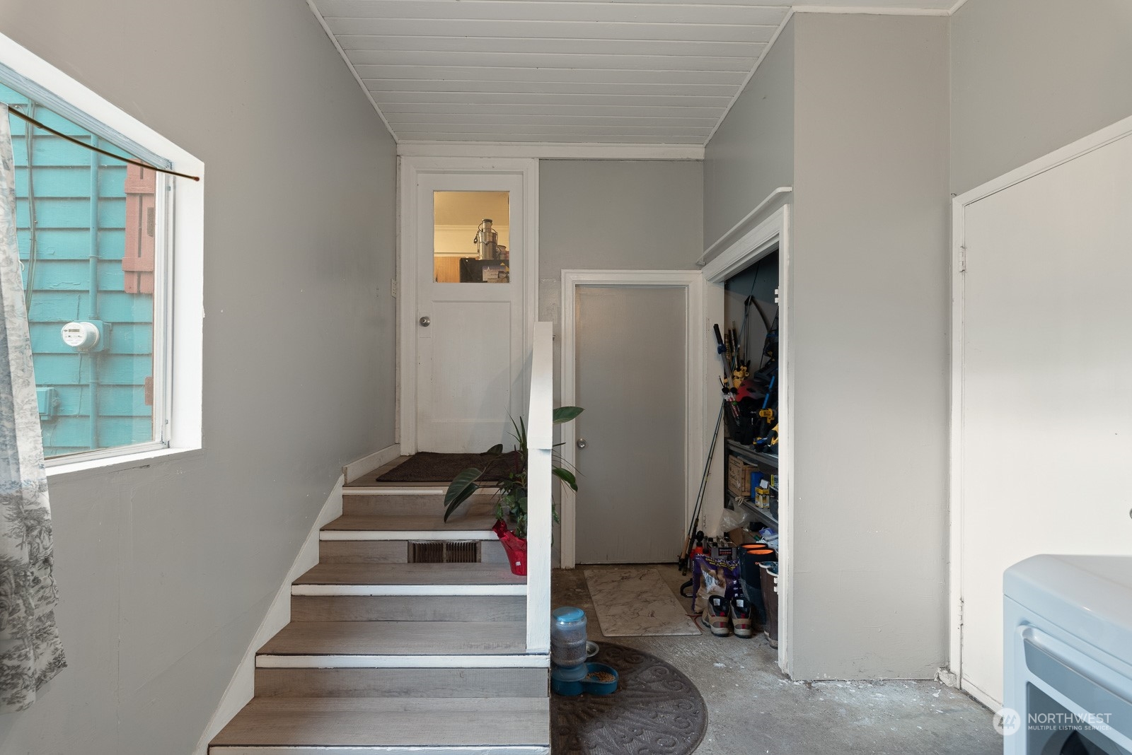 5709 Putnam Road Everson, WA 98247 - Photo 25 of 40 a view of entryway with furniture and stairs