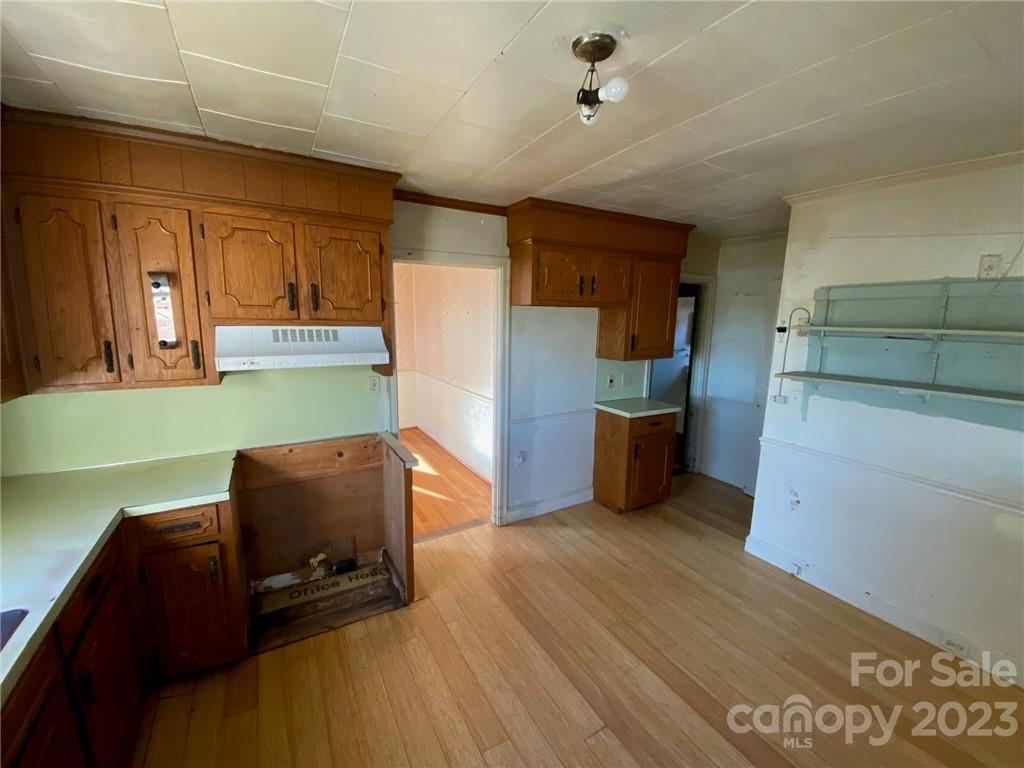 430 Russell Road Polkton, NC 28135 - Photo 13 of 18 a room with furniture and a window