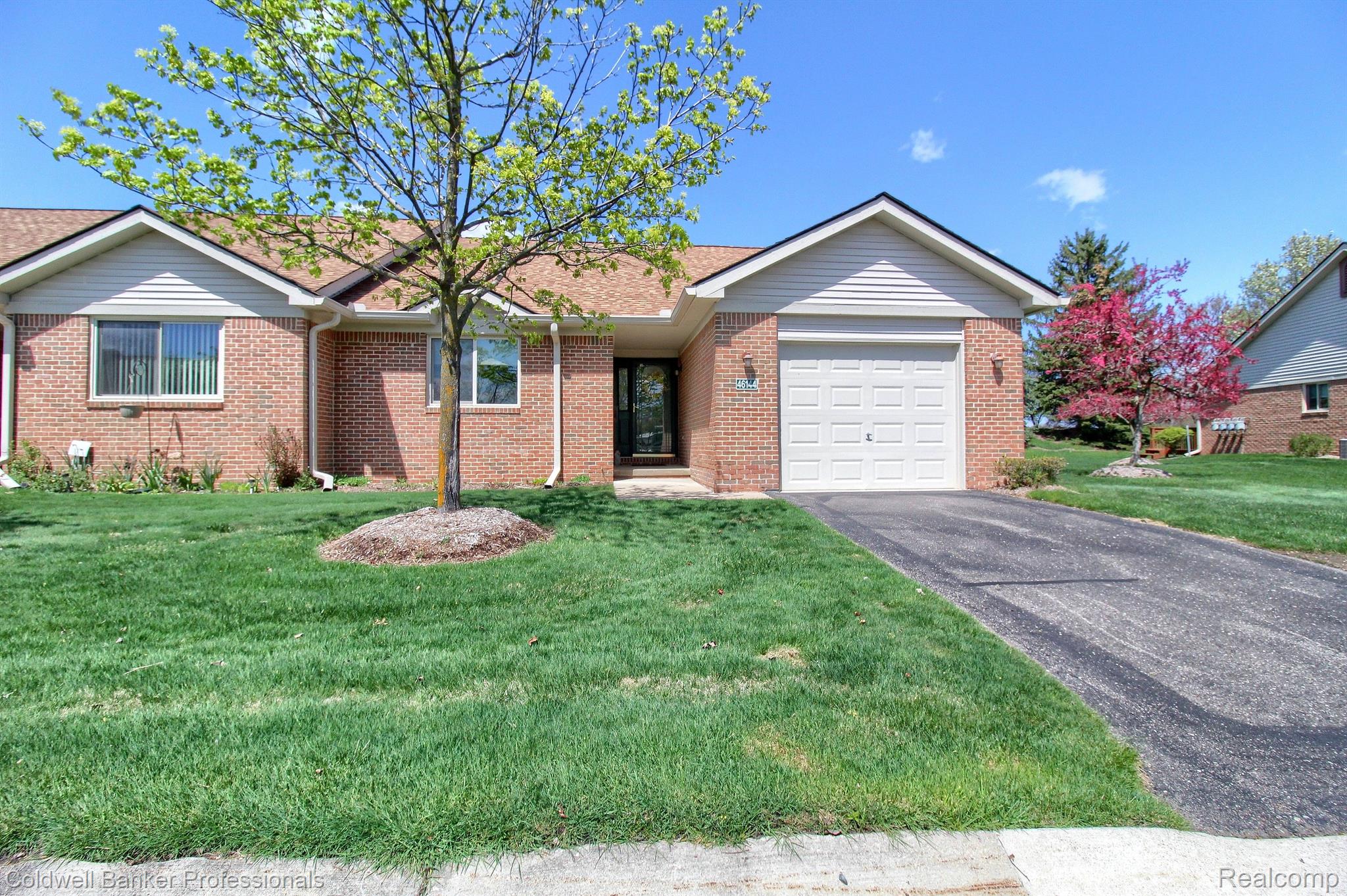 46144 Reedgrass Lane Belleville, MI 48111 - Photo 1 of 29 Gallery Image 1
