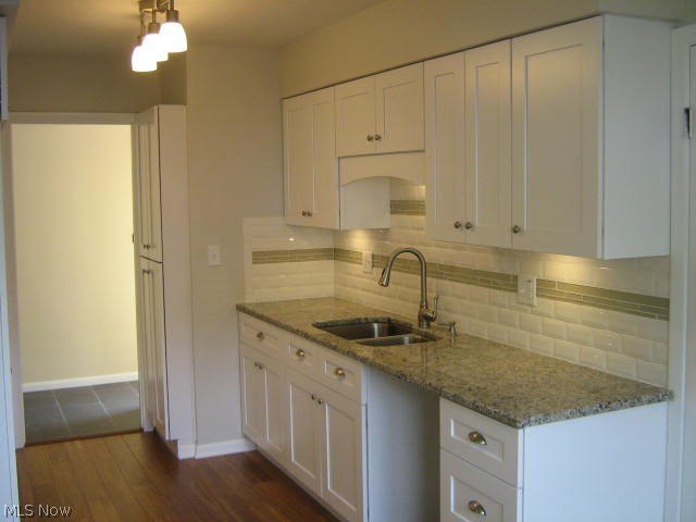 3677 Langton Road Cleveland, OH 44121 - Photo 3 of 29
