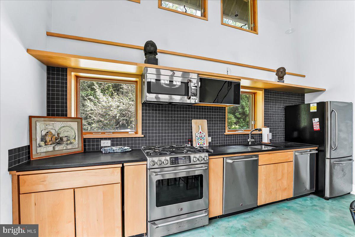 157 Bortondale Road Media, PA 19063 - Photo 14 of 36 kitchen