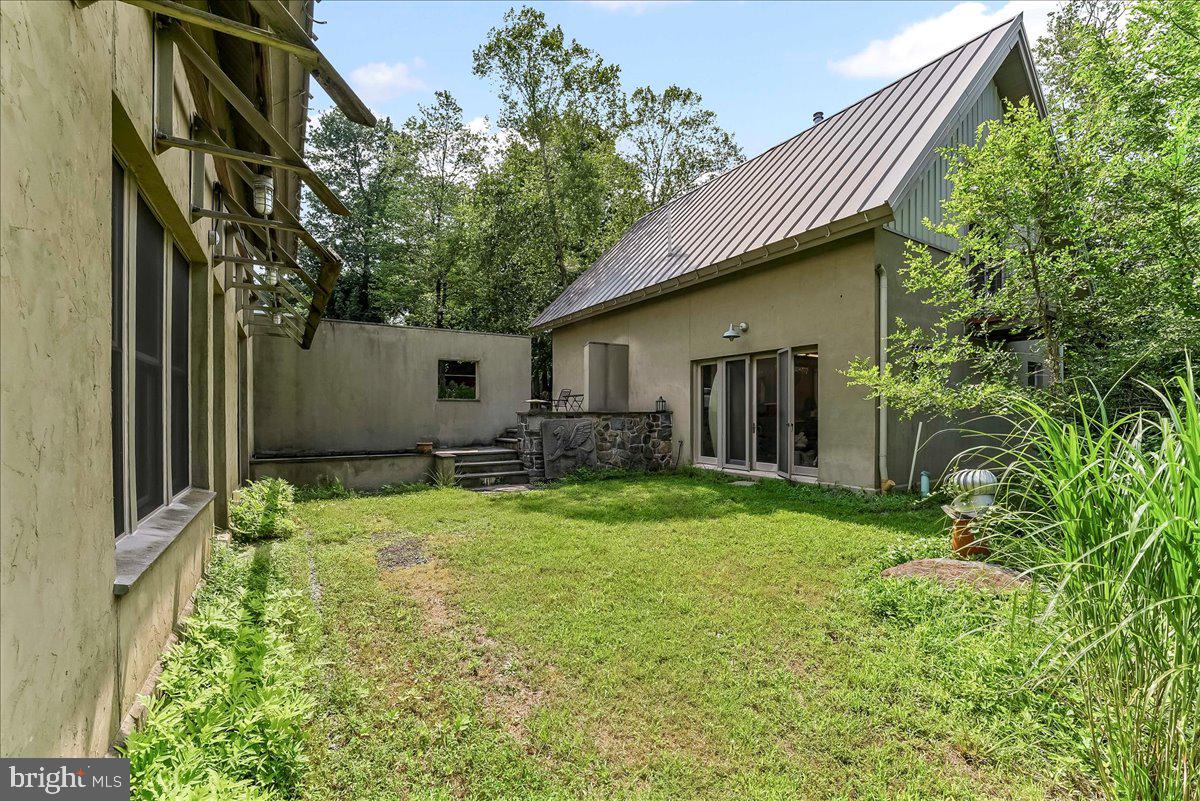 157 Bortondale Road Media, PA 19063 - Photo 34 of 36 Courtyard view from east