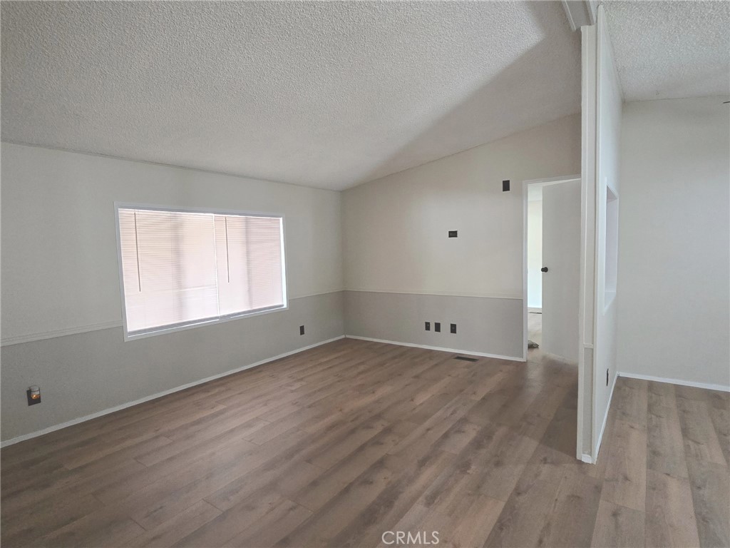 32900 Riverside Drive, Unit 94 Lake Elsinore, CA 92530 - Photo 6 of 23 Living Room Area 2