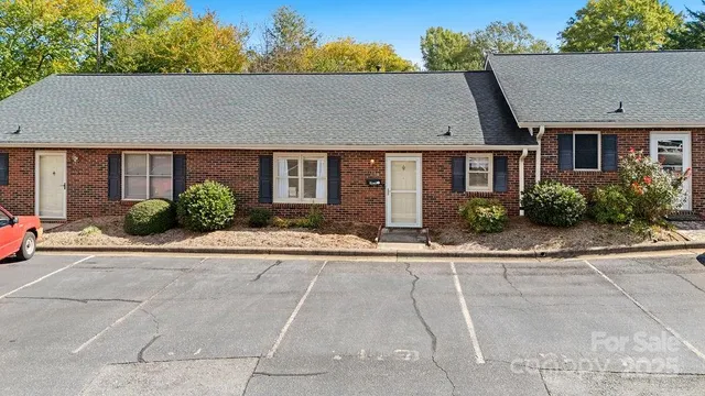 $184,900 | 1419 19th Avenue Northeast, Unit B7, Hickory, NC 28601