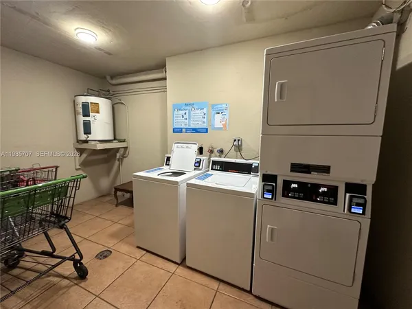 $2,700 | 10900 Southwest 104th Street, Unit 322, Miami, FL 33176