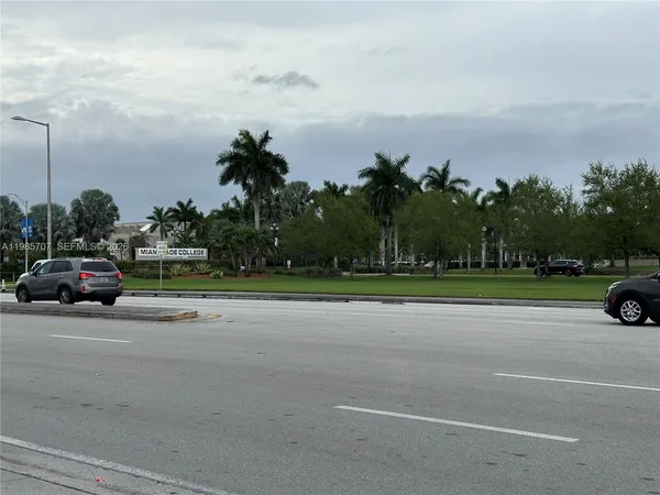 $2,700 | 10900 Southwest 104th Street, Unit 322, Miami, FL 33176